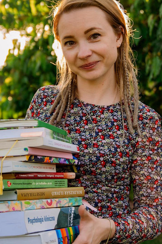 Adaptacja bez spiny – jak naprawdę wspierać dziecko (i siebie) w nowym przedszkolu czy szkole?